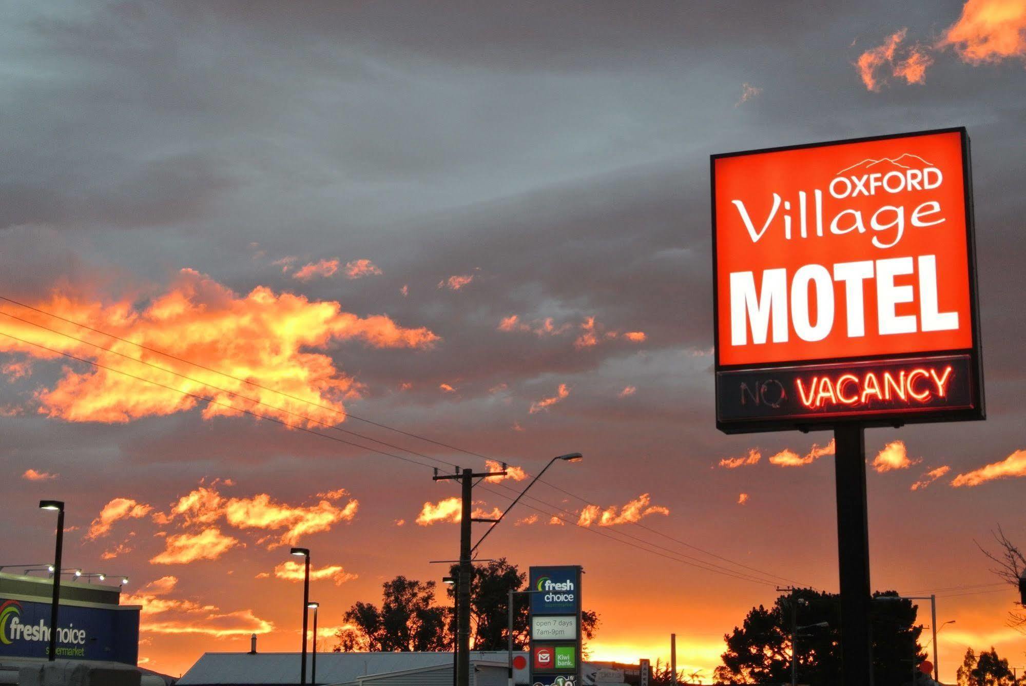 Oxford Village Motels Exteriör bild